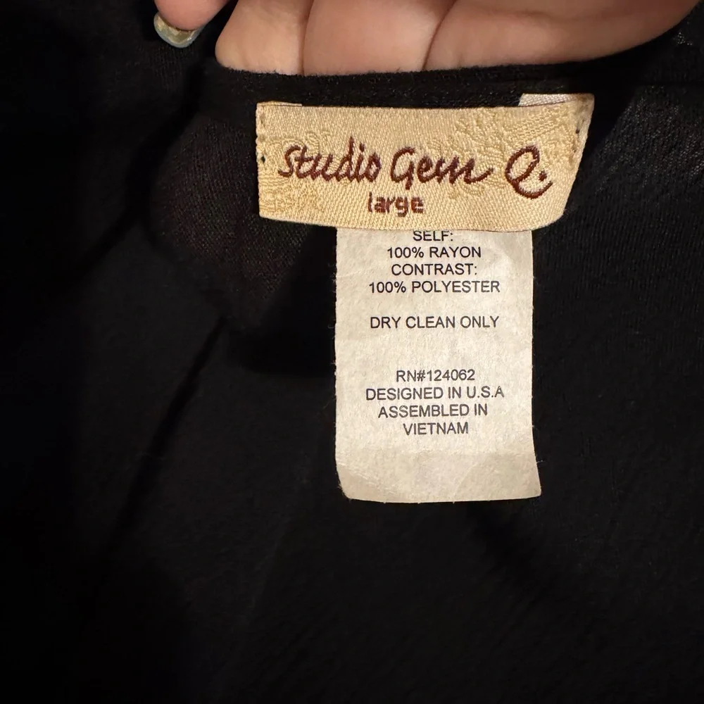 Elegant Black Lace Women's Top   SIZE:  LARGE   #B - Picture 7 of 7